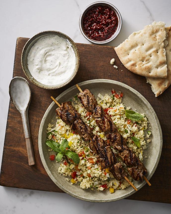 [1235] Lamb filet mignon souvlaki skewer (tzatziki sauce included) (1 packet)
