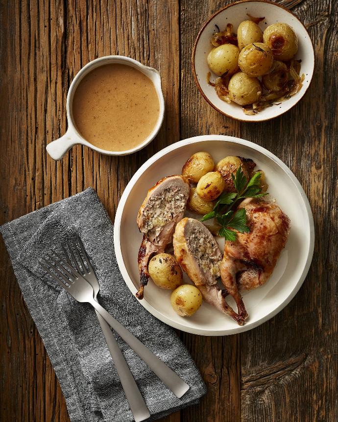 [1335] Caille farcie désossée (sauce incluse) (1 portion)