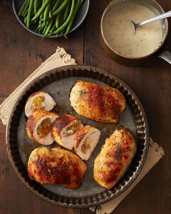 [1294] Poulet farci aux abricots et aux amandes (sauce californienne incluse) (1 portion)