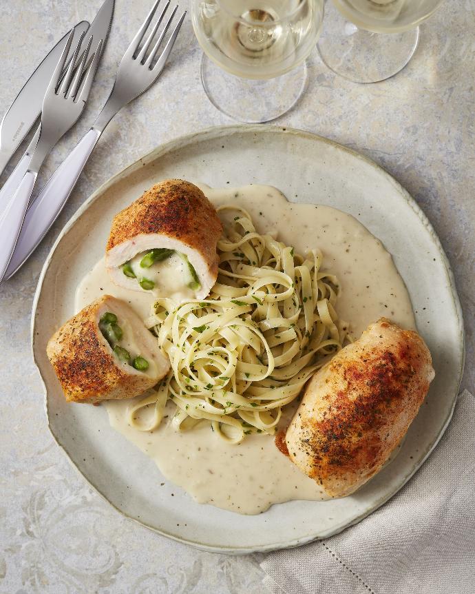 [1295] Stuffed chicken - Asparagus and cheese (Californian sauce included) (1 portion)