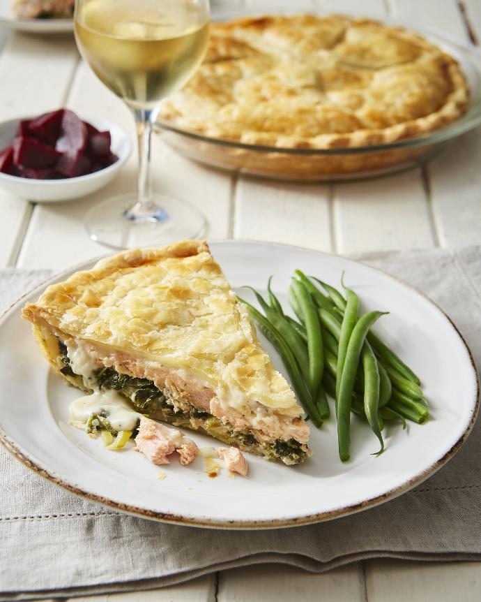 Leek and spinach salmon pie